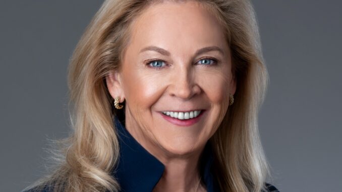 Kelly Murphy Headshot 1