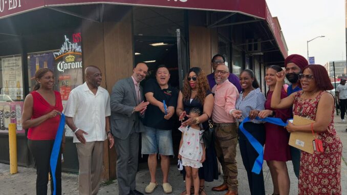 Davis and Nicks - Hempstead Ribbon Cutting 1
