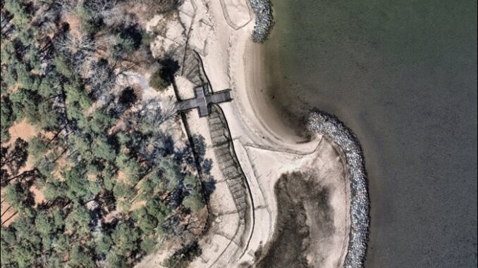 Indian Island shore front pix